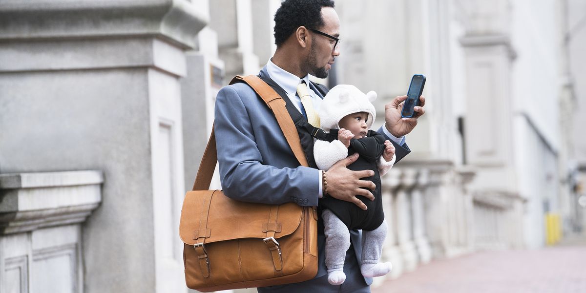 La borsa a tracolla è l'accessorio di tendenza del prossimo autunno