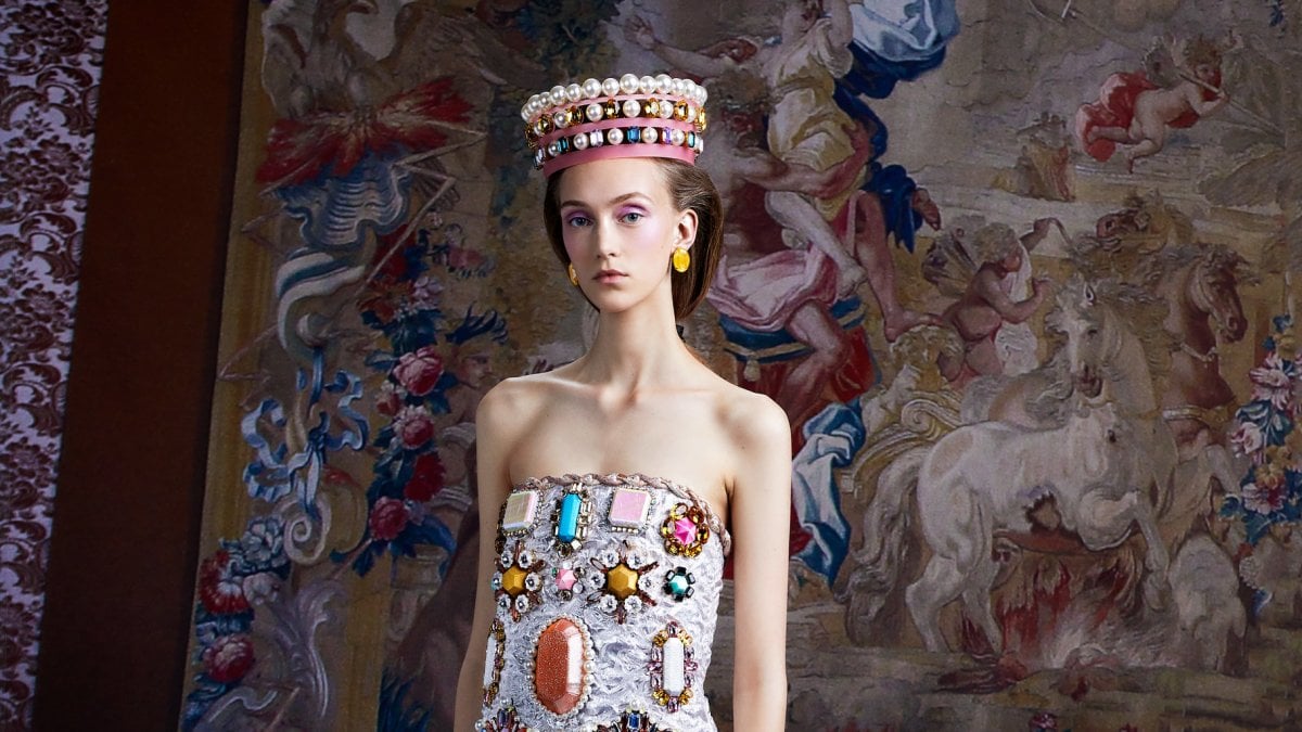 La monarchia secondo Viktor&Rolf alla Haute Couture di Parigi